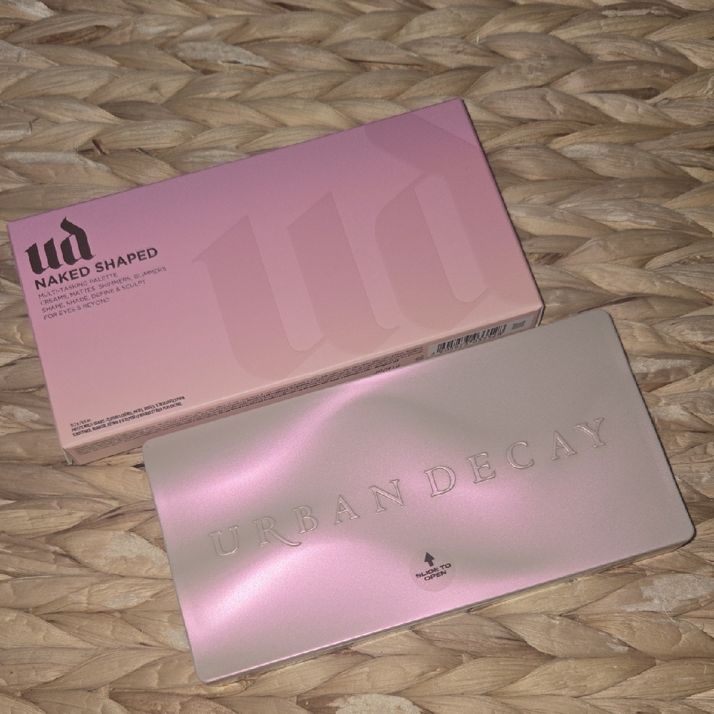 Urban Decay Naked Shaped Palette in Soft Pink